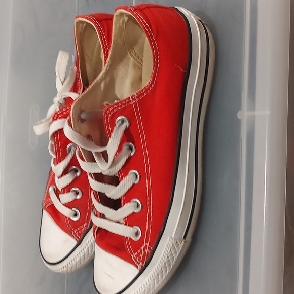 Red canvas converse All-stars - Picture 2 of 2
